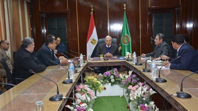 محافظ الدقهلية يستعرض المخطط الابتدائي لمشروع تطوير سوق السمك بالسنبلاوين