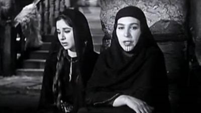امرأة في مشهد| وين هنادى ياماى .. هذا أمر الله يا بنتى 
