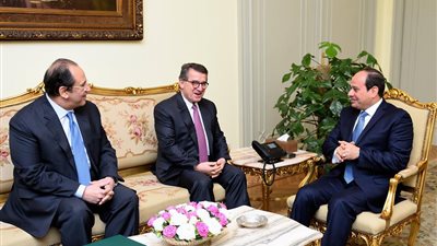 صور | الرئيس السيسي يستقبل مدير عام جهاز المخابرات القومي اليوناني