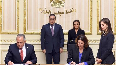 مدبولي يشهد توقيع اتفاقية مشروع تنقية المياه بمصرف كيتشنر 