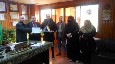 صور.. تكريم فريق التفتيش الصيدلي بإدارة الزقازيق لتفانيهم في العمل