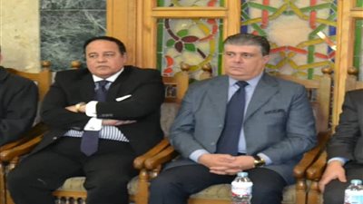 رئيس الوطنية للإعلام يقدم العزاء فى والدة جمال الشاعر 