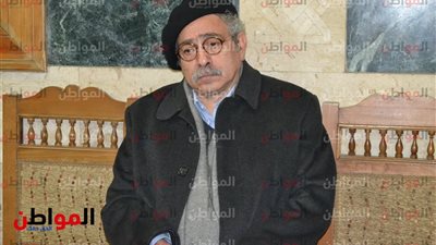 وزير الثقافة الأسبق يقدم العزاء في والدة جمال الشاعر