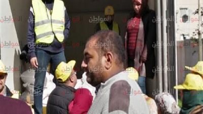 رئيس حى وسط الإسكندرية تنظم قافلة غذائية مجانية  