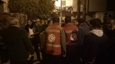 صور.. الهلال الأحمر ببني سويف: نقل 7 أسر إلى مساكن الإيواء بسبب تصدع منازلهم