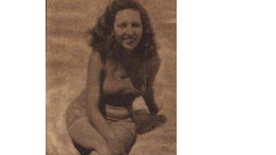 حكاية صورة | أمينة رزق في شبابها .. زي القمر رغم النكد
