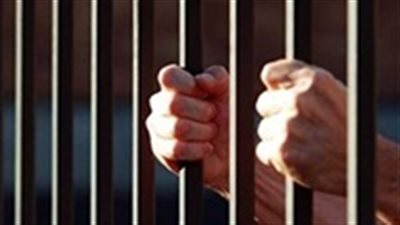 نيابة إمبابة: حبس عاطلين بتهمة الإتجار في المواد المخدرة 