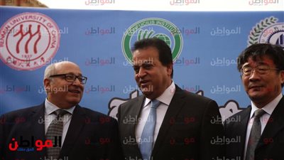   صور.. وزير التعليم العالى والسفير الصينى بالقاهرة يفتتحان مركز دراسات طريق الحرير بعين شمس 