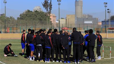 الأهلي يبدأ غدًا استعداداته لمواجهة شبيبة الساورة الجزائري