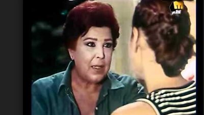 امرأة في مشهد .. ﻣحدش ﺑﻴموﺕ ﻣﻦ ﺍﻟحب