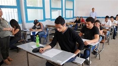فضيحة تضرب امتحان الاحياء اولي ثانوي 2019 .. معلمة تسرب الأسئلة