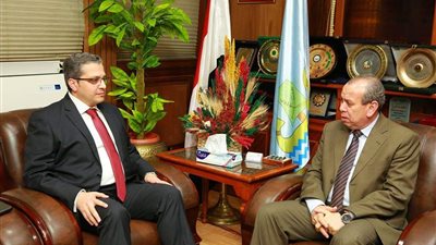 الرقابة الإدارية بكفر الشيخ تضبط 2 أمناء عهدة لاستيلائهم على سلع تموينية مدعمة