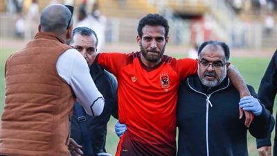 هشام محمد ومروان محسن يغيبان عن مران الأهلي