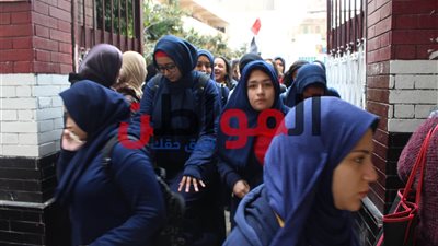 طلاب كفر الشيخ يؤدون امتحان اللغة الفرنسية بنظام أوبن بوك الجديد 2019