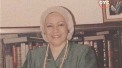 فيديو.. طارق شوقى يكشف ما تفعله والدته معه رغم وجوده وزيرًا 