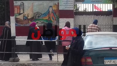 فيديو وصور| طلاب الصف الأول الثانوي: 
