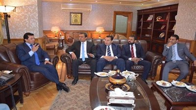 صور..أشرف صبحي يهنئ رابطة النقاد الرياضيين ويبحث سبل التعاون
