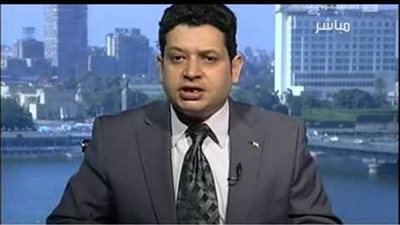 خبير يوضح من ينتصر الاقتصاد أم السياسة؟ 