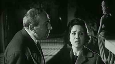 امرأة في مشهد .. أنا كفرت عن ذنوب حتى معملتهاش