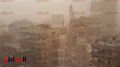 صور .. عاصفة رملية حول كنيسة مارجرجس في شارع مراد
