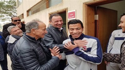 صور| رغم وجود عاصفة رملية.. الخطيب يتفقد إنشاءات فرع مدينة نصر  