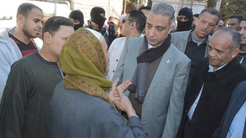 الأنصاري يتفقد قرية