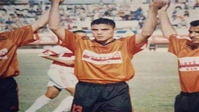 قصة صورة.. عمرو ذكي بقميص المنصورة قبل الوصول للعالمية