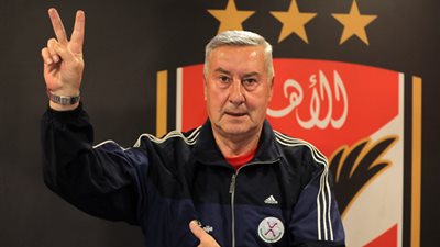 مدرب الأهلي يشيد بأداء محمد عصام