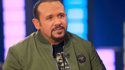 فيديو| تعرف على وظيفة هشام عباس قبل احتراف الغناء
