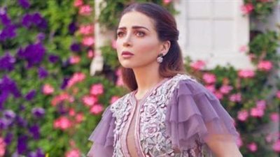حكاية صورة.. في عيد ميلادها هل تغيرت ملامح مي عز الدين ؟