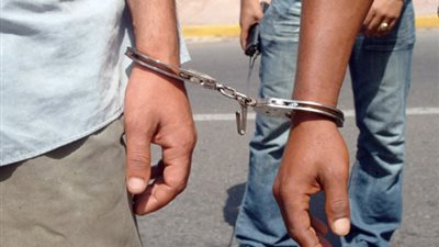 القبض على 3 عاطلين يتاجرون في المخدرات بشبرا الخيمة 