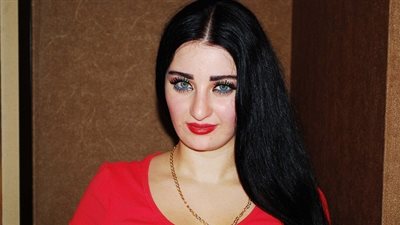 صافيناز تنعي والدها برسالة مؤثرة 