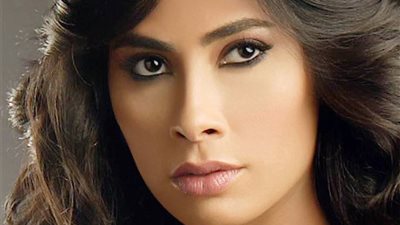 هتلبسي إيه بكره | استوحي إطلالتك العصرية من الفنانة روبي  