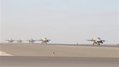  صور..تدريبات مشتركة بين القوات البحرية والجوية المصرية مع البحرية فى 