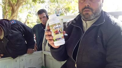 صور.. ضبط 185 عبوة أسمدة ومبيدات مخالفة ببني سويف 