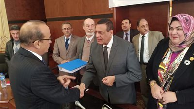 محافظ البحيرة يشهد توقيع عقود 14 جمعية لمشروع مبادرات تنمية المجتمع الممول من هيئة إنقاذ الطفولة