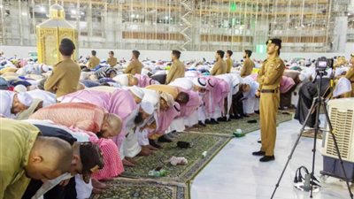  صور.. صلاة الخسوف فى المسجد الحرام 