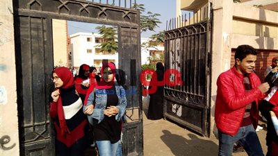 صور.. انتهاء امتحان الفيزياء للصف الاول الثانوي 2019 بالغربية