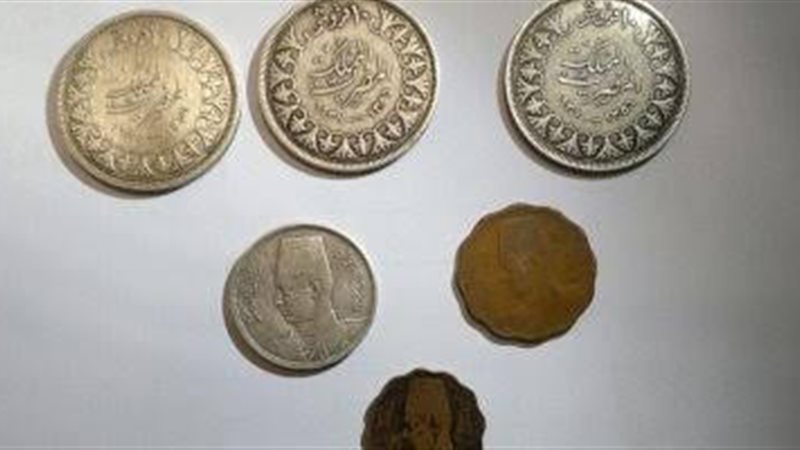 تهريب 41 قطعة عملة