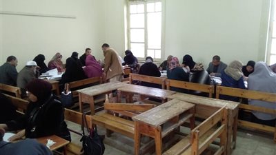 تعليم كفر الشيخ تعلن بدء تصحيح أوراق امتحانات الشهادة الإعدادية بـ 10 كنترولات