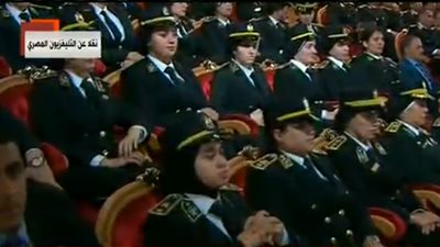 صور| الشرطة النسائية تشارك الرئيس السيسي باحتفالات عيدهم الـ67
