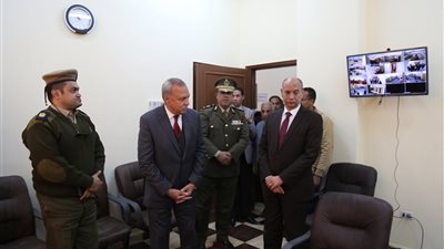 محافظ قنا ومدير الأمن يفتتحان نقطة شرطة الكلاحين بالمنطقة الصناعية بمدينة قفط