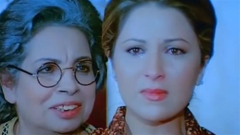 امرأة في مشهد