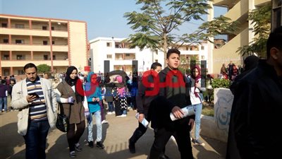 انتهاء امتحان الكيمياء اولى ثانوي 2019 بالإسكندرية 