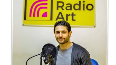برنامج فى عالم موازى يبحث عن السعادة مع المستمعين