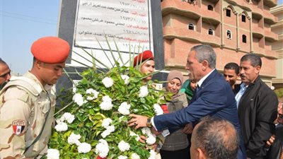 محافظ الإسماعيلية يزيح الستار عن النصب التذكاري لشهداء القنطرة غرب