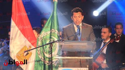 صور| وزير الشباب يفتتح مهرجان الفنون الشعبية والتراثية للشباب العربى