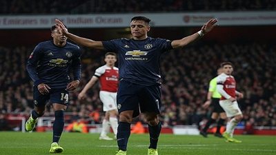 فيديو.. المان يونايتد يطيح بأرسنال خارج كأس إنجلترا في 