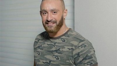 فيديو.. تعرف على قصة الكلب الذى أرعب أحمد السقا: خلانى أبات بره البيت يوم بحاله