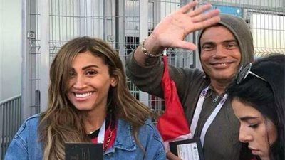 فيها بيبي .. صورة عمرو دياب و دينا الشربيني تثير التساؤلات